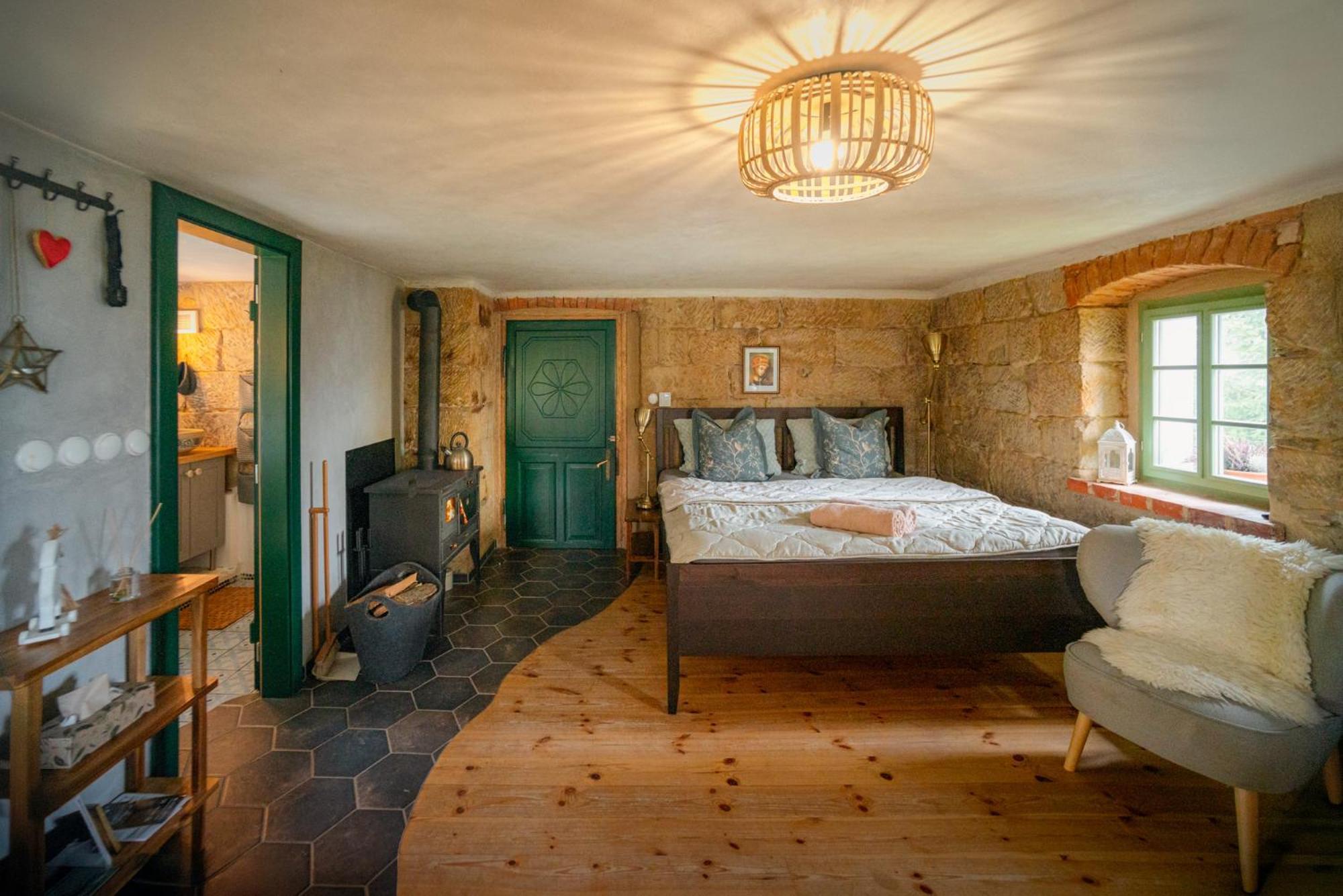 Enjoy Cozy Romance Hills Forest Gardens Views Sauna Whirlpool Bath Jablonne v Podjestedi Exterior photo